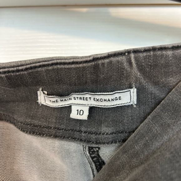 Main Street Exchange - stretch Gray Denim Skirt - Picture 4 of 4